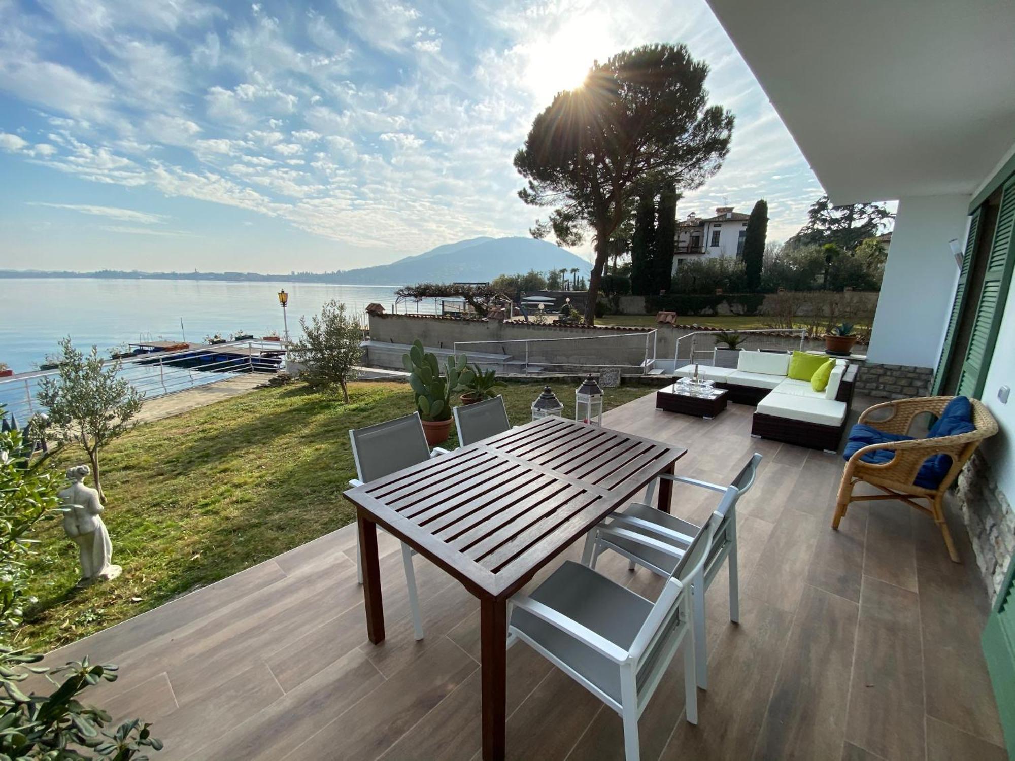Anastasye Your Lakefront Vacation * Predore