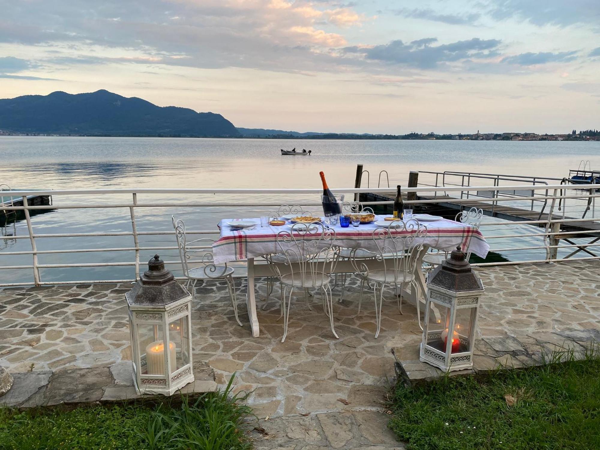 Anastasye Your Lakefront Vacation