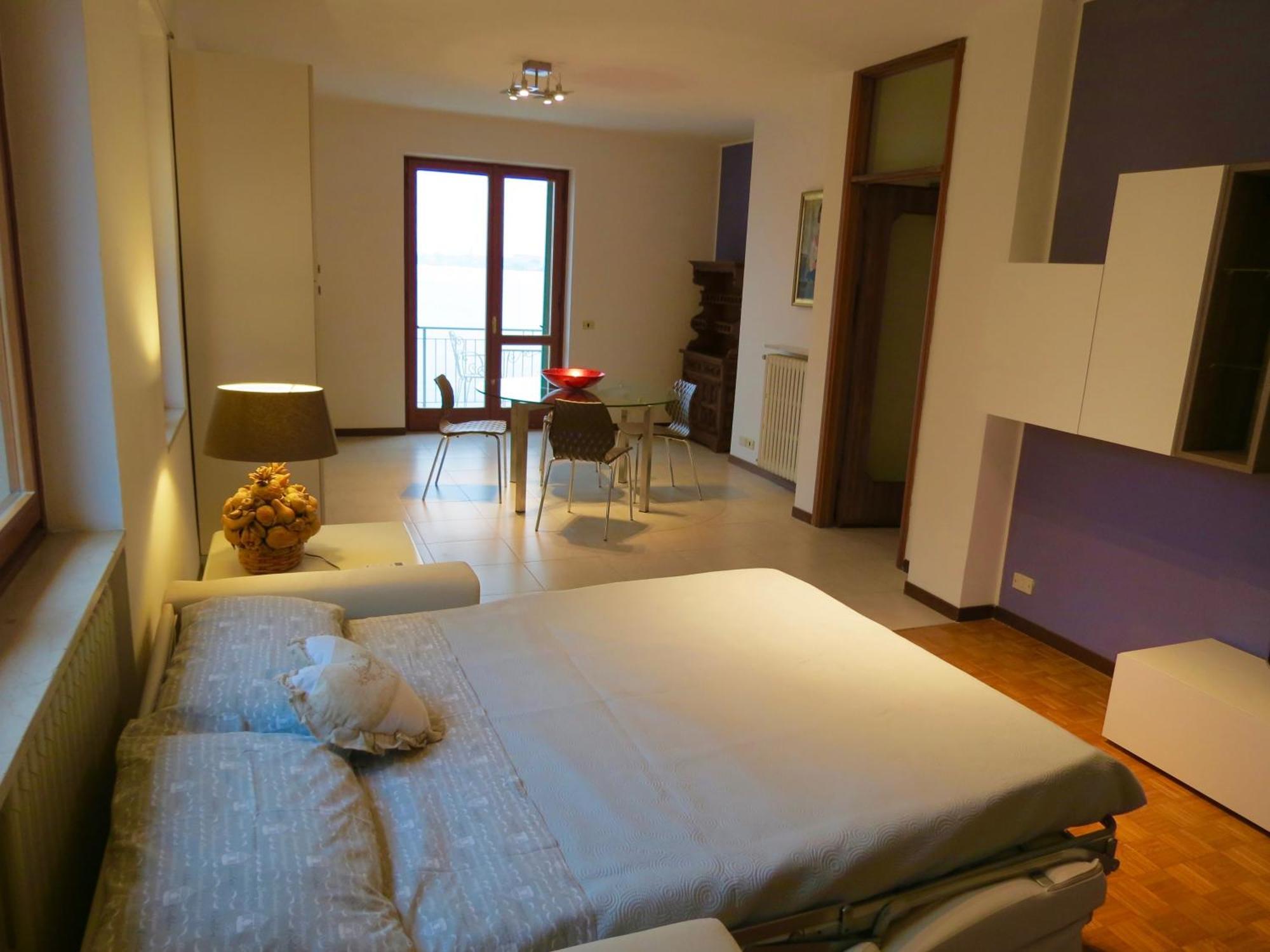 Anastasye Your Lakefront Vacation Ferienhaus *