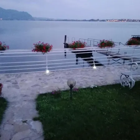 Villa Anastasye Your Lakefront Vacation Rental Predore Exterior photo