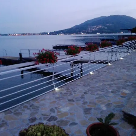 Villa Anastasye Your Lakefront Vacation Rental Predore Room photo