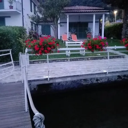 Villa Anastasye Your Lakefront Vacation Rental Predore Room photo