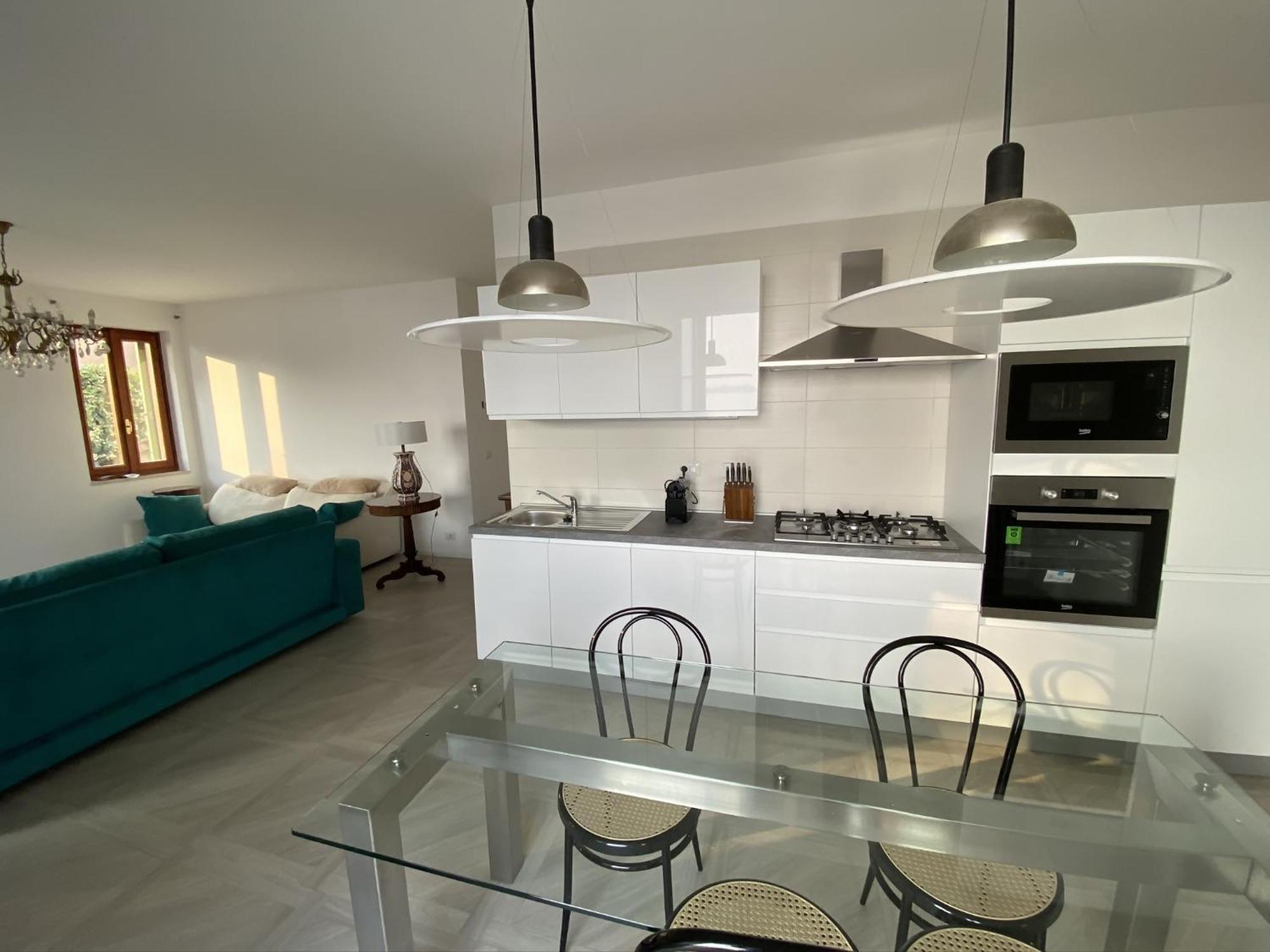 Anastasye Your Lakefront Vacation Holiday home