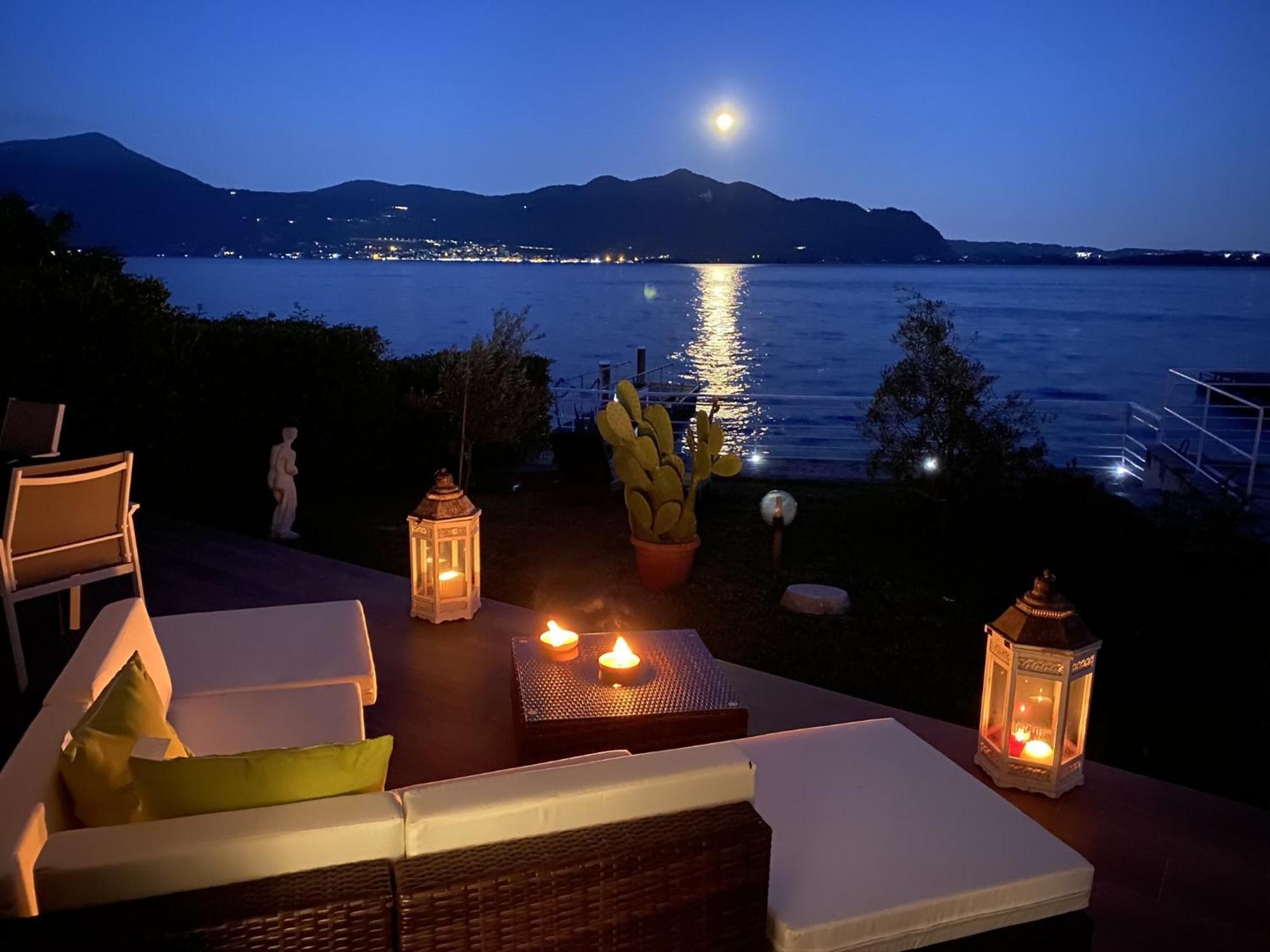 Anastasye Your Lakefront Vacation