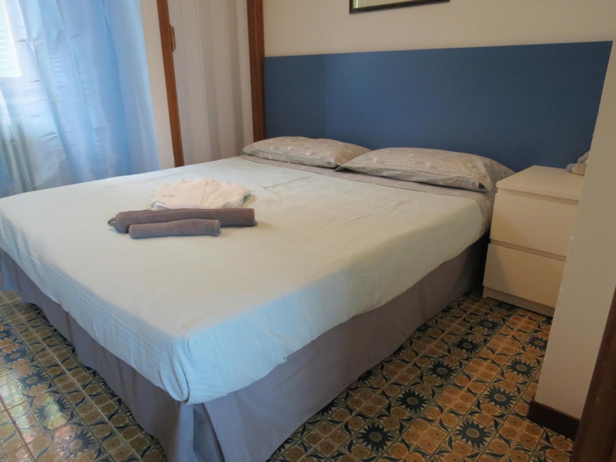 Anastasye Your Lakefront Vacation
